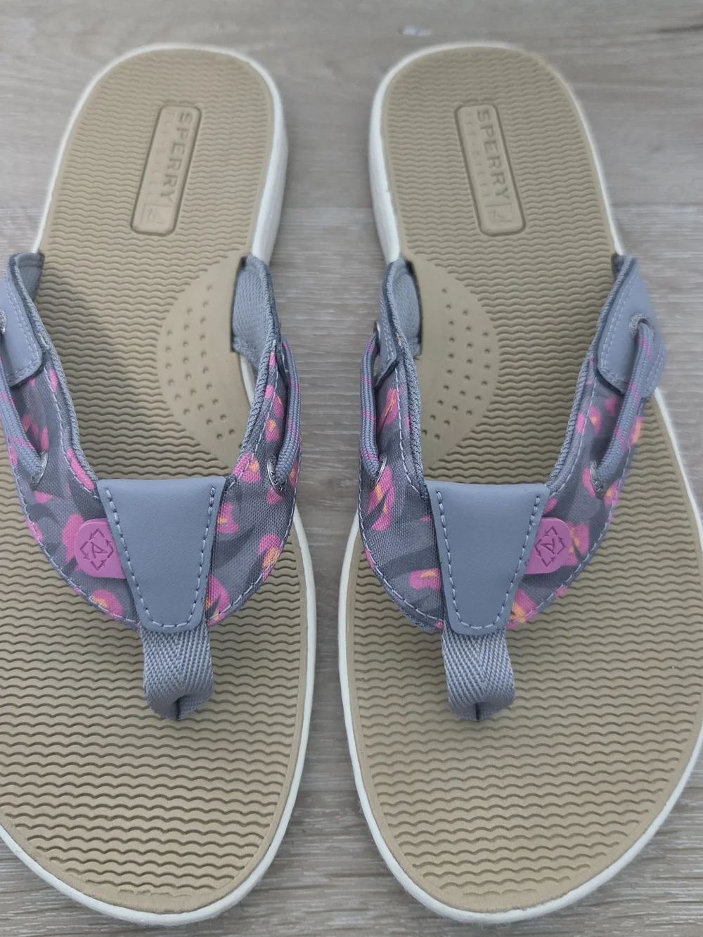 Sperry Top-Sider Women's Size 8M Flip Flops Gray Pink Floral Sandals NWOB